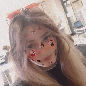 Meet your Posher, Nora